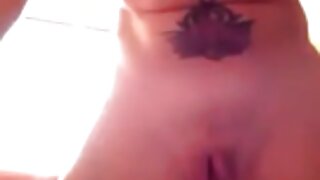 Հրաշալի և հմայիչ սիրողական շիկահեր դիջեյը ծծում է իր BF-ի պինդ դիքը
