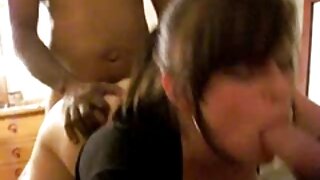 Լենա Կովան մասնակցում է լեսբիների եռյակի պոռնո-վիդեո գրգռմանը